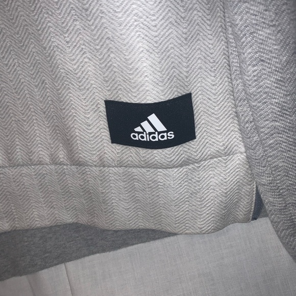 Adidas Crewneck - Picture 2 of 5